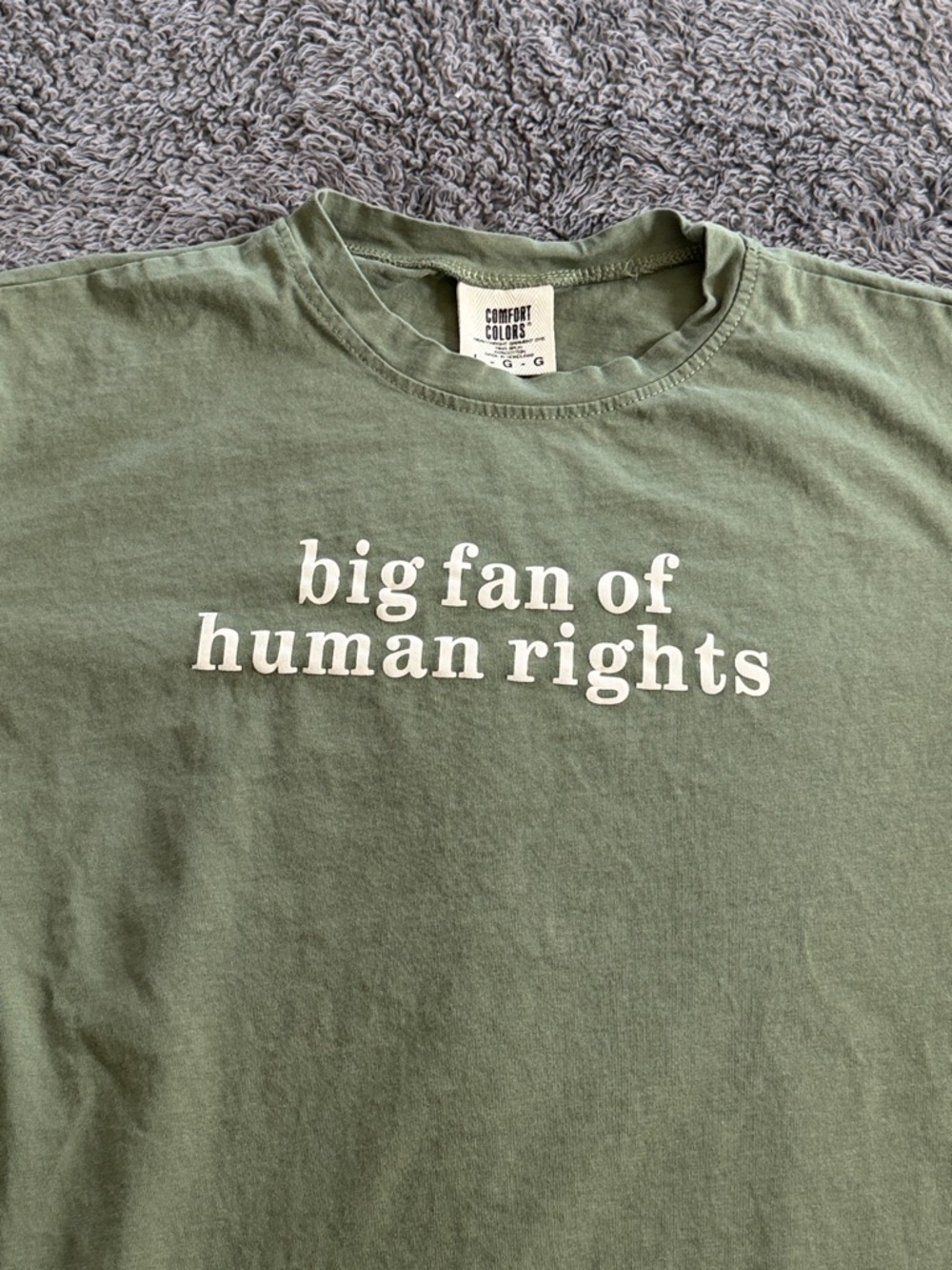 Comfort Colors Olive Green 'Big Fan of Human Rights' Tee - Picture 3 of 3